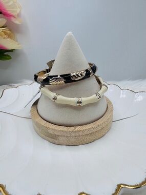 Sequin Nordstrom Brand - Set of 2 Gold Tone Enamel Bangles – Black & Ivory